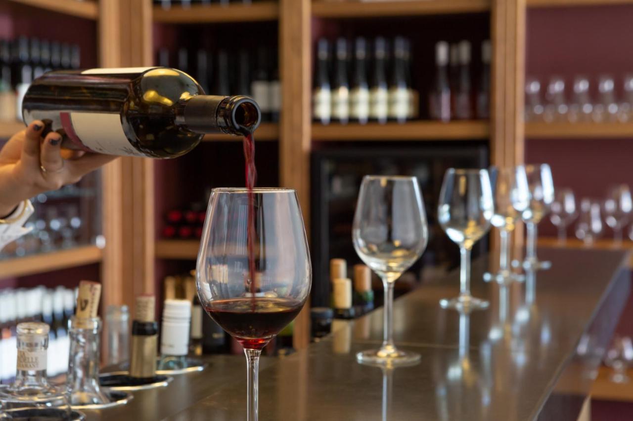 Cramim By Isrotel Exclusive Kiryat Anavim エクステリア 写真 Wine tasting at a winery